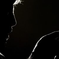 Imagem referente a Conteúdos violentos contra a mulher viralizam na internet; saiba mais