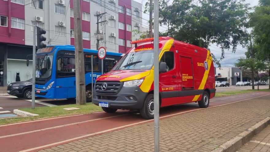 Mulher fica ferida após queda dentro de ônibus do transporte coletivo