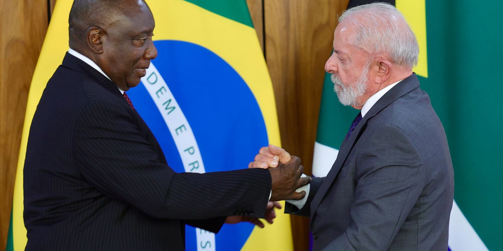 Lula cita preocupação com conflito no Irã e fala em ampliar defesa