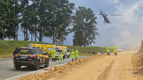 Motociclista fica gravemente ferido após acidente na BR-277 em Palmeira Motociclista fica gravemente ferido após acidente na BR-277 em Palmeira