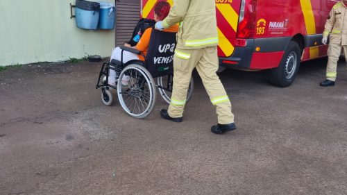 Siate socorre vítima de queda de moto em frente ao kartódromo de Cascavel Siate socorre vítima de queda de moto em frente ao kartódromo de Cascavel