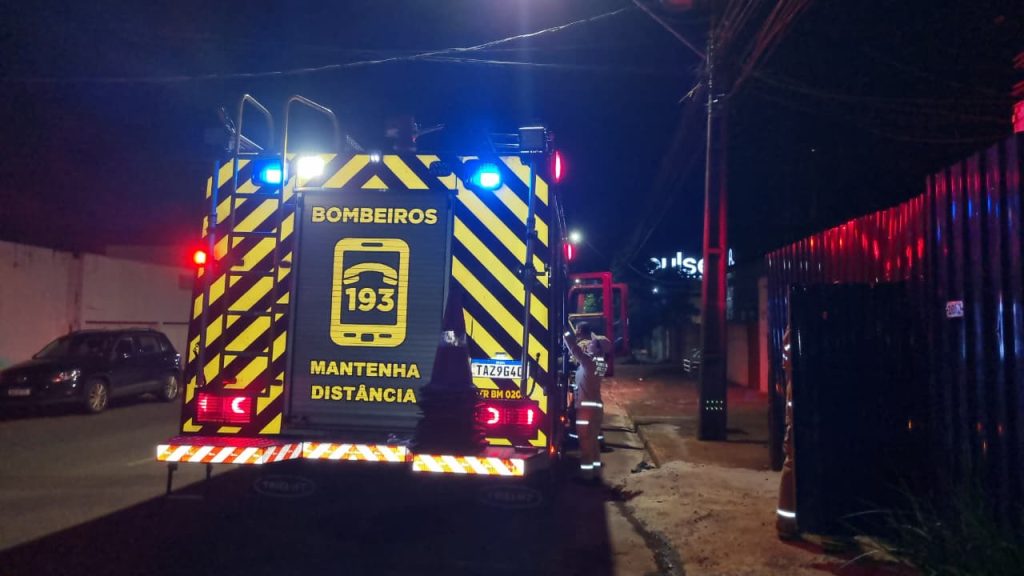 Incêndio é registrado em obra de residencial no Bairro Alto Alegre