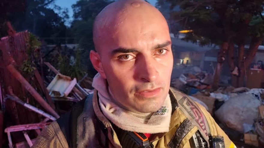 Tenente fala sobre atendimento em local de incêndio que destruiu casa de madeira