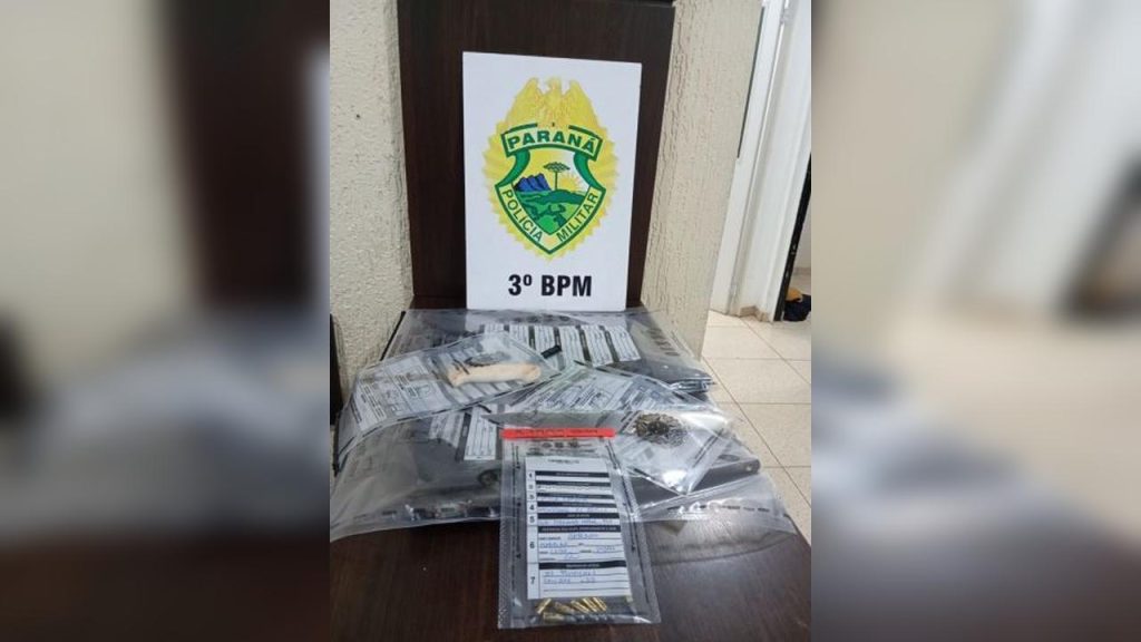 Confusão envolvendo grupo em frente a escola termina com apreensão de arma