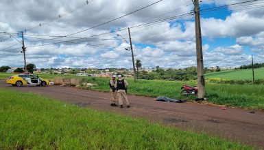 Imagem referente a Motociclista morto após bater contra poste é identificado como Matheus de Brito Oliveira