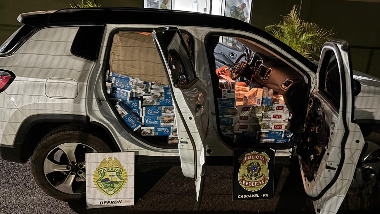Carro roubado carregado com 2 mil pacotes de cigarros contrabandeados é apreendido em Cascavel Carro roubado carregado com 2 mil pacotes de cigarros contrabandeados é apreendido em Cascavel