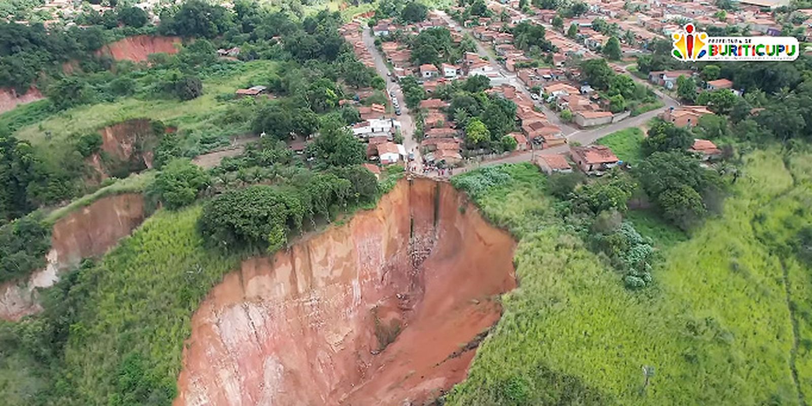 Voçorocas ameaçam Buriticupu e especialista alerta para risco urbano Voçorocas ameaçam Buriticupu e especialista alerta para risco urbano