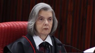 Cármen Lúcia critica falta de espaços de poder para mulheres