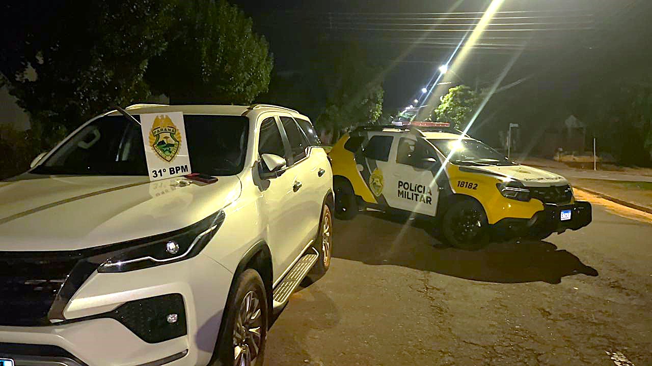 Polícia recupera Hilux furtada e encontra dispositivo usado em furtos dentro do veículo Polícia recupera Hilux furtada e encontra dispositivo usado em furtos dentro do veículo