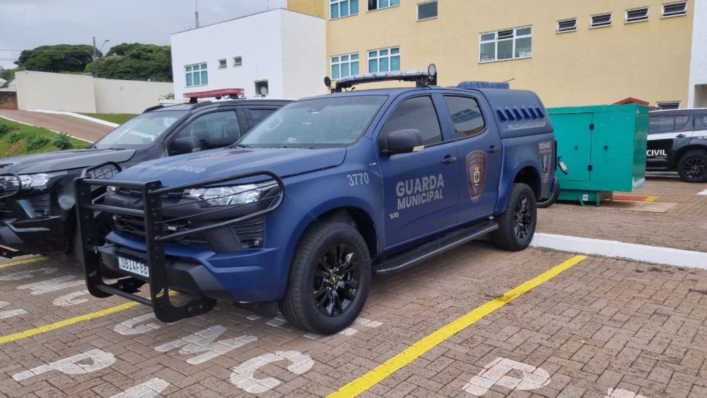 Ousada? Mulher joga tijolos contra agentes da Guarda Municipal no Terminal Leste