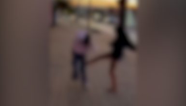 Revoltante! Adolescente espera estudante chegar em colégio de Cascavel e a agride com socos e chutes Imagem referente a Revoltante! Adolescente espera estudante chegar em colégio de Cascavel e a agride com socos e chutes