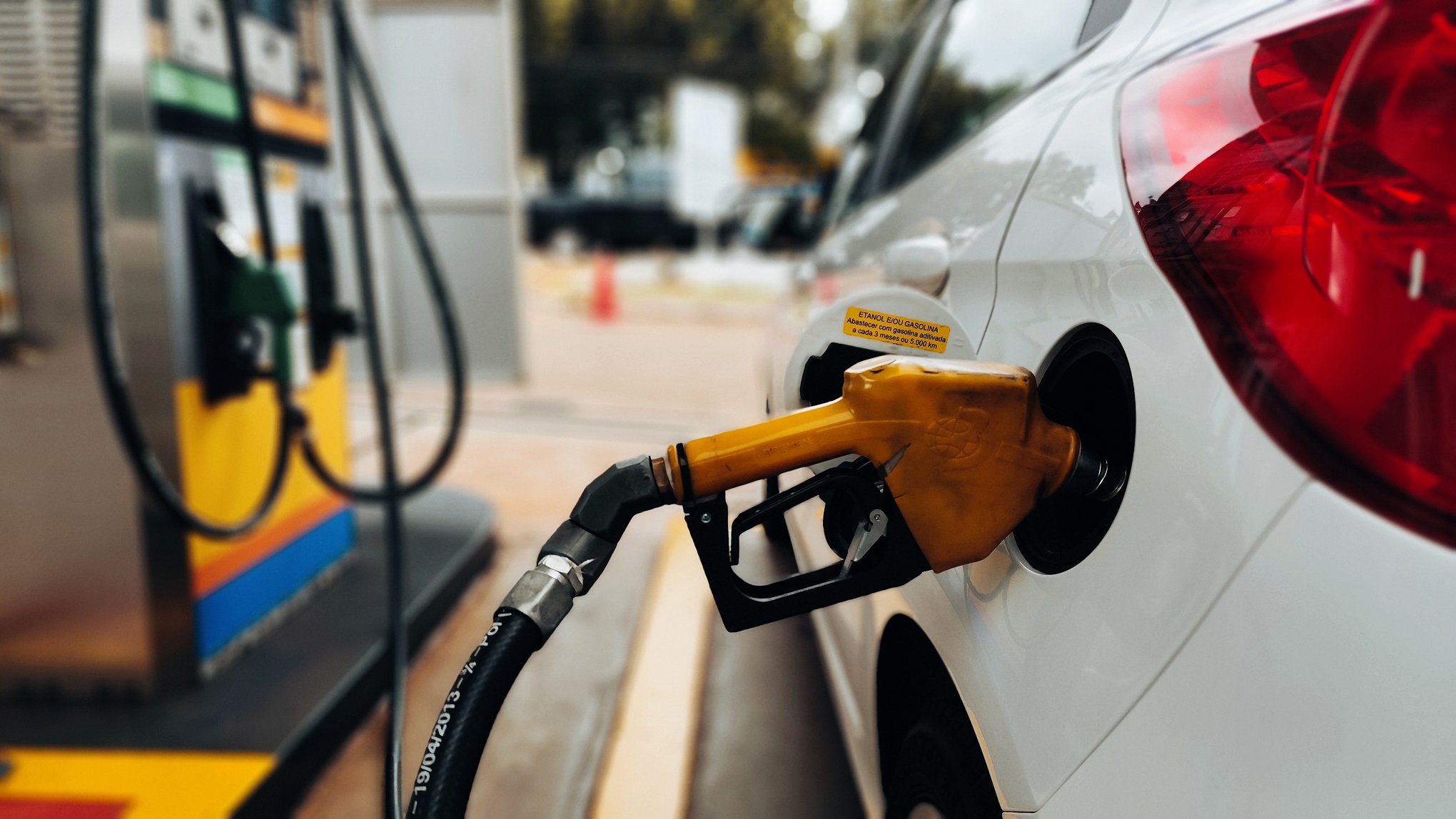 Lula zera imposto e subsidia diesel para conter alta do petróleo Lula zera imposto e subsidia diesel para conter alta do petróleo
