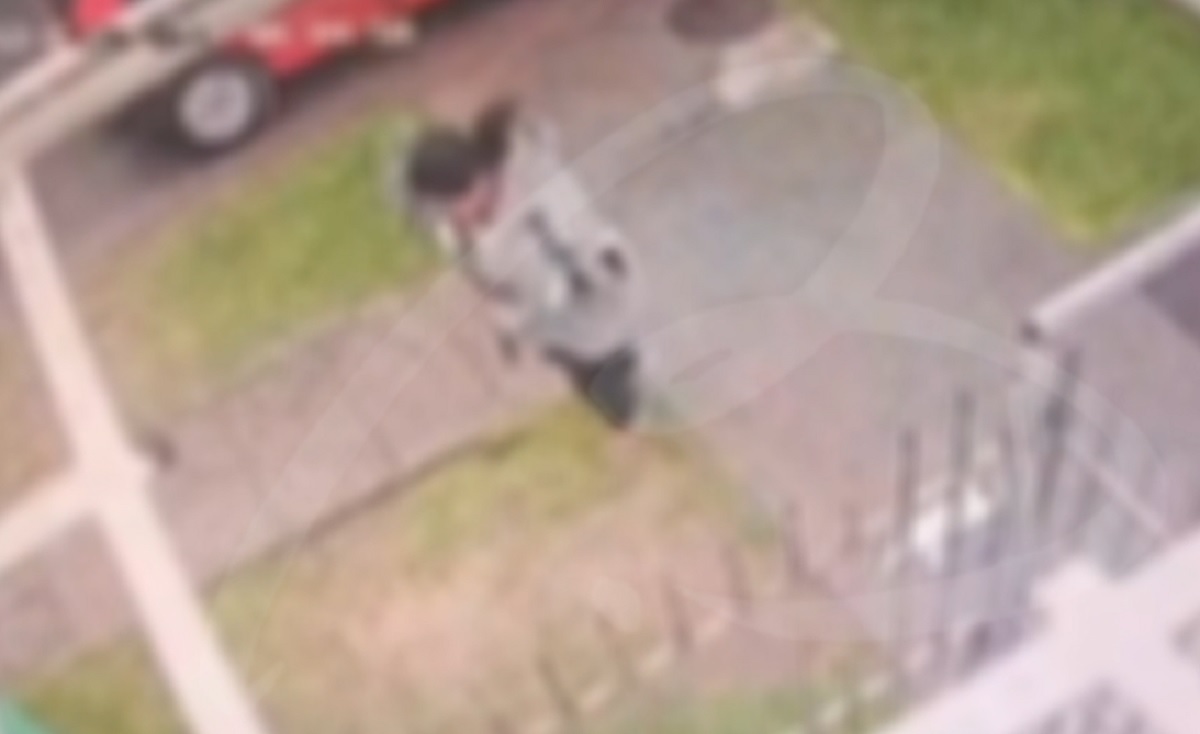 Vídeo mostra momento em que pai é executado a tiros em frente a Cmei Vídeo mostra momento em que pai é executado a tiros em frente a Cmei