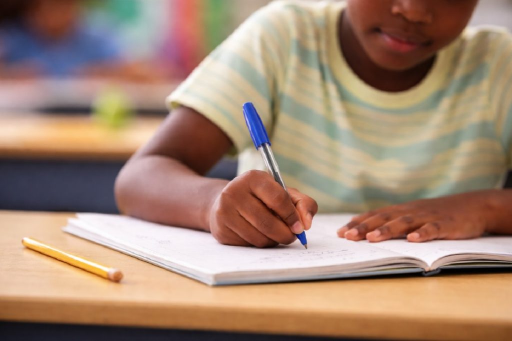 “Desafio”: com imigração venezuelana e haitiana, alunos estrangeiros ocupam até 25% da rede municipal de Cascavel