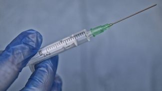 Anvisa alerta para riscos de uso indevido de preenchedores dérmicos