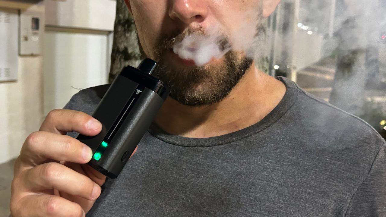 Até quando você vai fumar isso? Entenda os riscos do "vape" Até quando você vai fumar isso? Entenda os riscos do "vape"