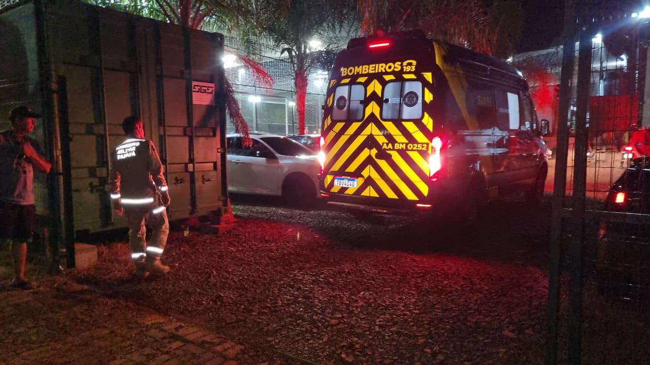 Homem de 45 anos sofre acidente durante partida de futebol no Santo Onofre Homem de 45 anos sofre acidente durante partida de futebol no Santo Onofre