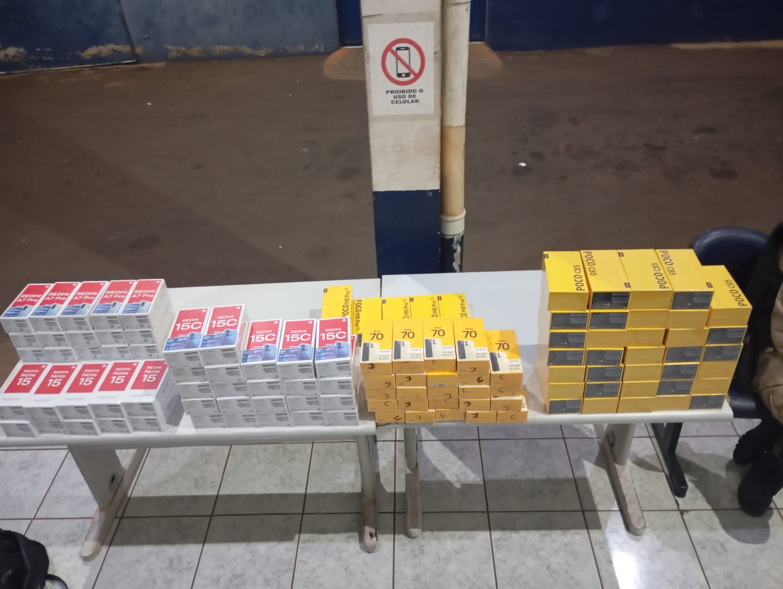 Operação na BR-277 resulta na apreensão de 111 celulares e veículo em Cascavel Operação na BR-277 resulta na apreensão de 111 celulares e veículo em Cascavel