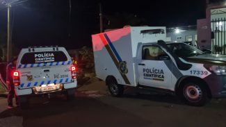 Corpo de Sebastião Leandro da Silva é levado ao necrotério da Polícia Científica