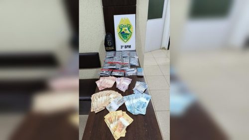 Operação da Polícia Militar após denúncia de tráfico resulta em quatro detidos em Pato Branco