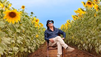 Turnê pelo Brasil comemora 80 anos de Alceu Valença Turnê pelo Brasil comemora 80 anos de Alceu Valença