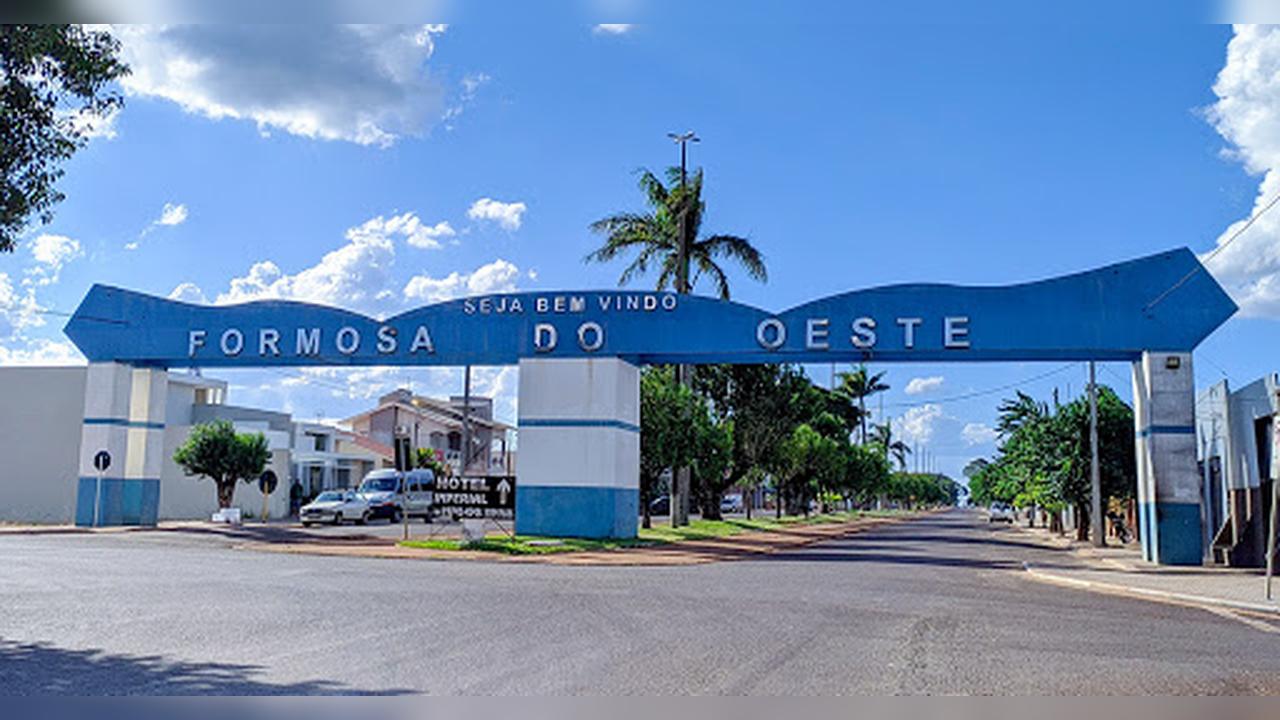Homem em surto mobiliza PM após invadir residências em Formosa do Oeste Homem em surto mobiliza PM após invadir residências em Formosa do Oeste