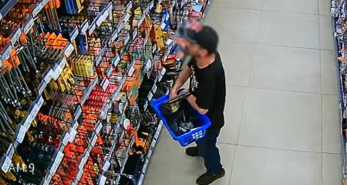 Homem é flagrado furtando ferramentas em loja no Centro
