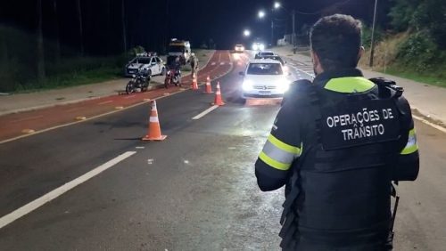 Blitz de trânsito é realizada na noite de sexta-feira em Cascavel
