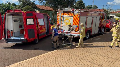 Idoso de 61 anos fica ferido após cair de telhado durante manutenção em Cascavel