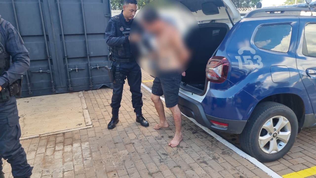 Confraternização termina com casal brigando em casa e quebra-quebra e objetos