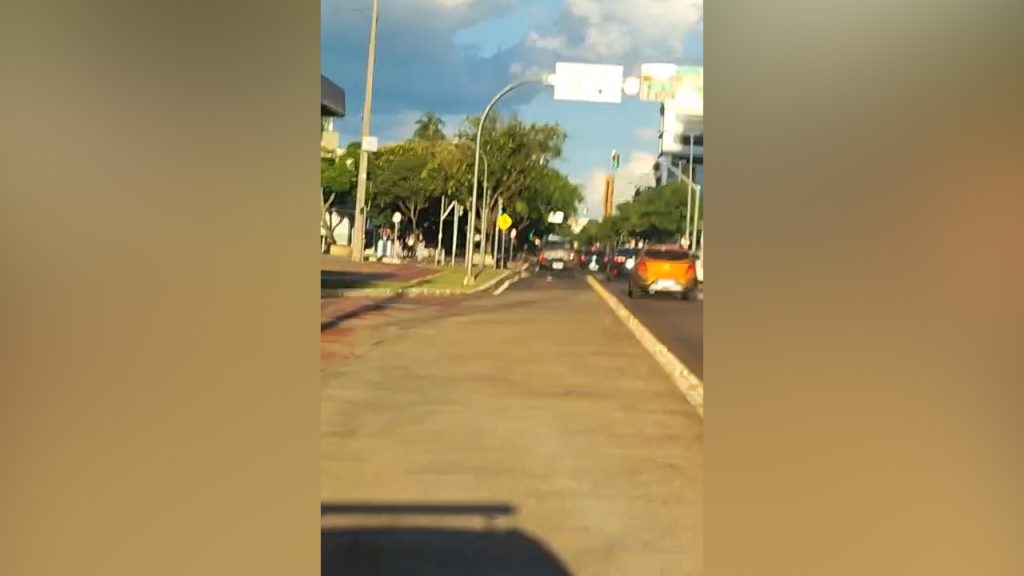 “Caso motel”: Vídeo flagra perseguição após furto de caminhonete e fuga que termina dentro do 6º Batalhão da PM