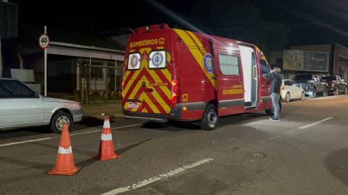 Motociclista fica ferido após batida com Audi no Centro de Cascavel