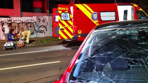 Passageira é ejetada após capotamento de carro em acidente no Coqueiral