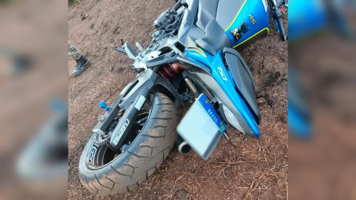 Motocicleta usada em fuga da polícia é encontrada abandonada em plantação de milho na zona rural