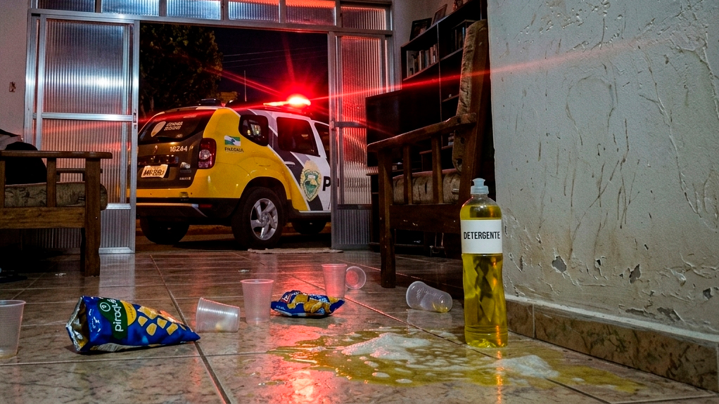 Homem é preso após agredir mulher e despejar detergente em seus cabelos no Bairro Interlagos
