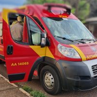 Adolescente de 15 anos fica ferida após colisão entre carro e patinete Imagem referente a Adolescente de 15 anos fica ferida após colisão entre carro e patinete