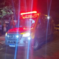 Homem de 57 anos sofre queda de 3,5 metros ao cortar cipós em telhado de casa no Esmeralda Imagem referente a Homem de 57 anos sofre queda de 3,5 metros ao cortar cipós em telhado de casa no Esmeralda