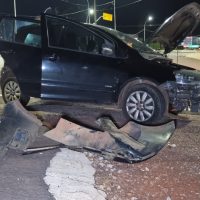 Corolla foge após bater em carro com mãe e crianças no Trevo da Portal Imagem referente a Corolla foge após bater em carro com mãe e crianças no Trevo da Portal