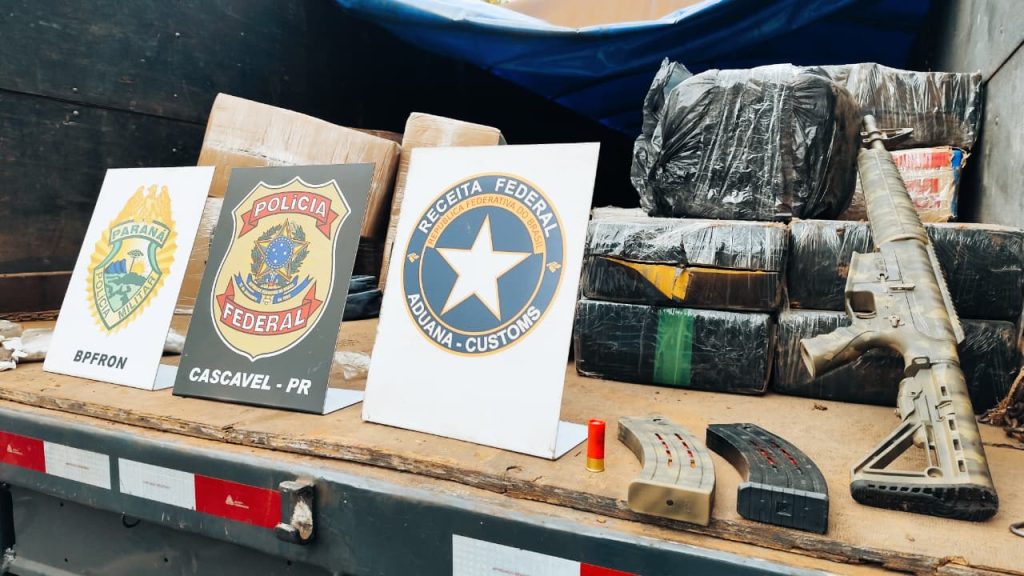 Homem é detido com drogas e arma de fogo em abordagem na BR-277, em Cascavel