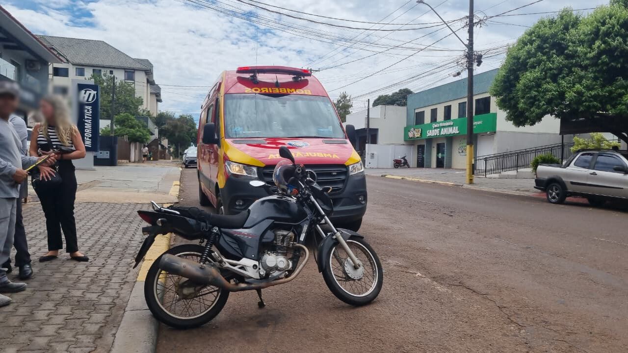 Honda CG e Civic batem no cruzamento das Ruas Pio XII e Vitória