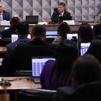 Imagem referente a Mendonça proíbe CPMI do INSS de acessar dados de Vorcaro em sala-cofre