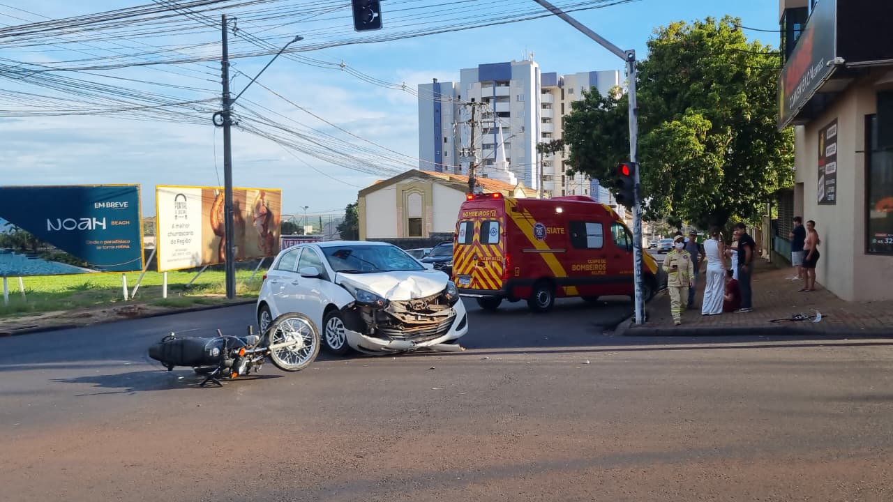 Imagem referente a Forte acidente entre HB20 e motocicleta deixa vítima no Centro