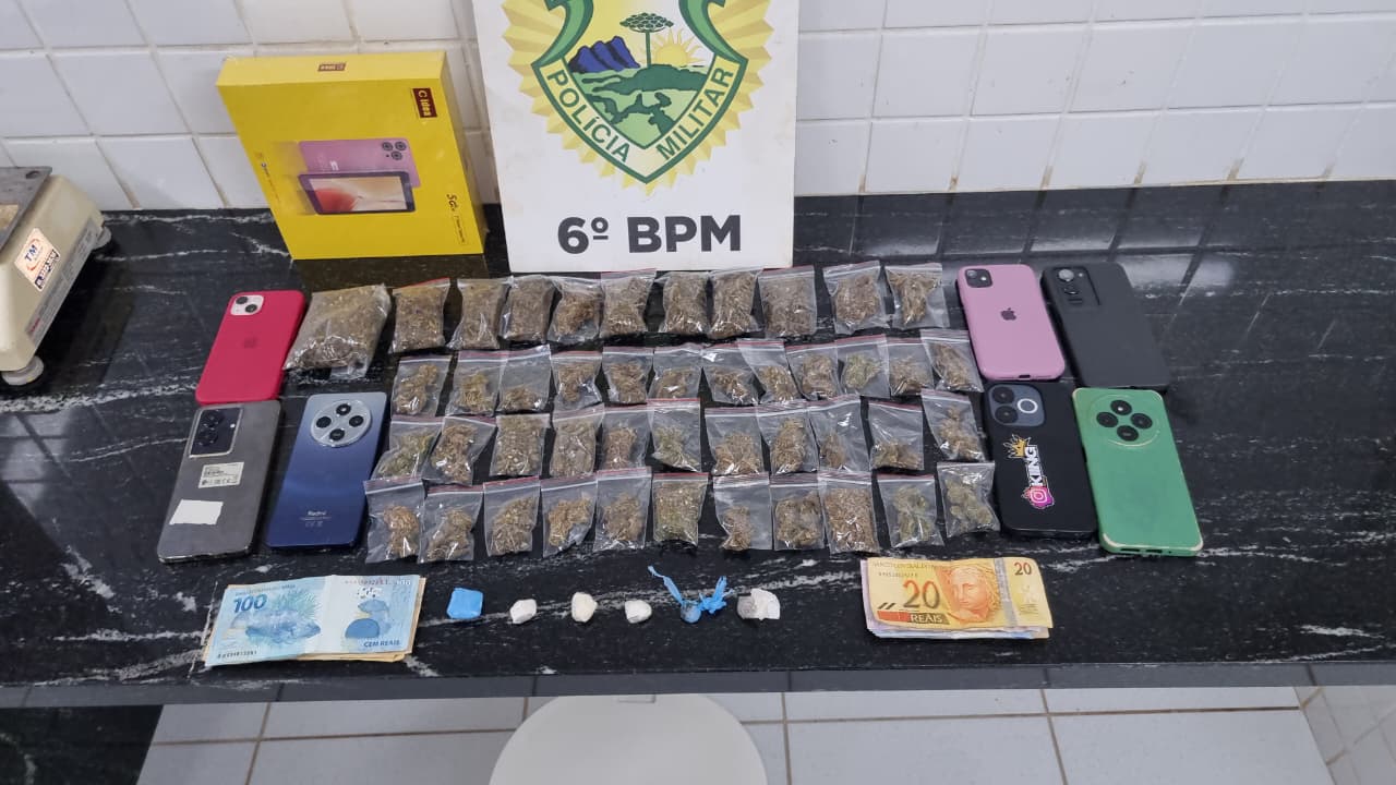 Quatro pessoas são detidas por tráfico de drogas no Bairro Universitário, em Cascavel Quatro pessoas são detidas por tráfico de drogas no Bairro Universitário, em Cascavel
