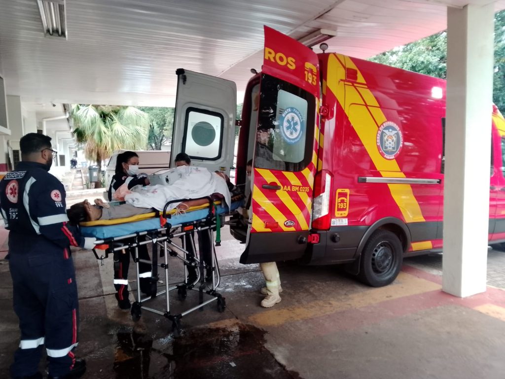 Choque de alta tensão deixa trabalhador em estado gravíssimo em Foz; reanimação dura quase 1 hora