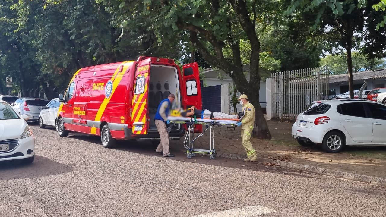 Estudante bate a cabeça em partida de futebol no Colégio Ieda Baggio Mayer