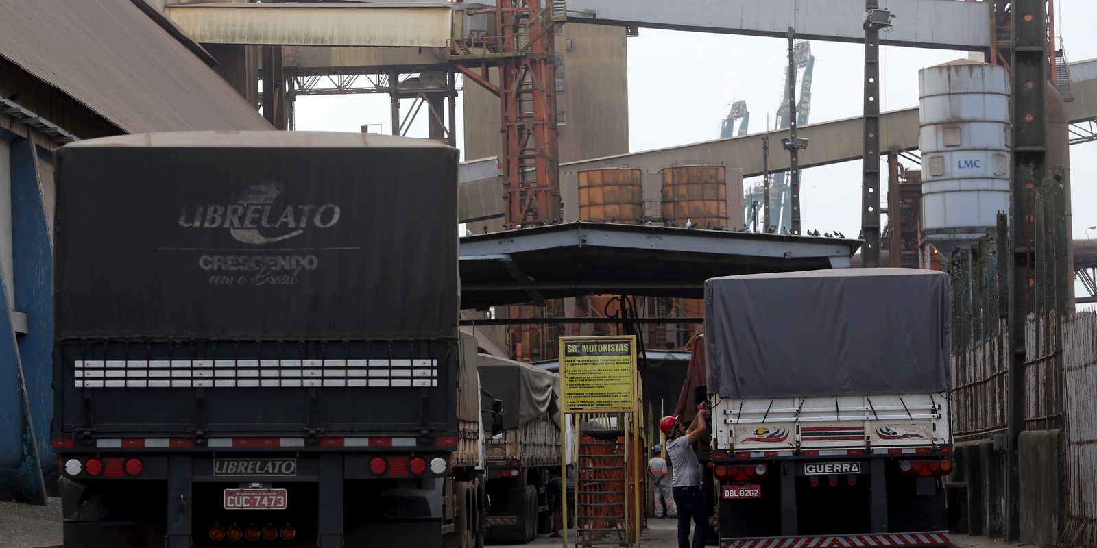 Governo propõe que estados zerem ICMS do diesel importado Governo propõe que estados zerem ICMS do diesel importado