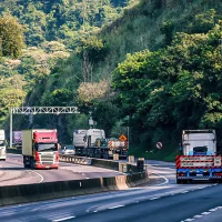 Imagem referente a Governo quer barrar empresas que descumprirem tabela de frete mínimo