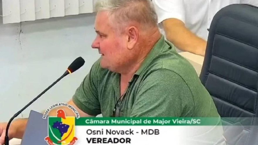 “Servicinho”: Vereador defende morte de cachorros de rua durante discussão na Câmara