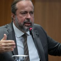 Imagem referente a Governo endurece fiscalização contra reajuste indevido de combustíveis