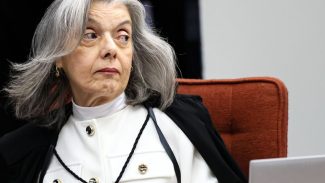 Cármen Lúcia relata ameaça de bomba em palestra a estudantes no DF